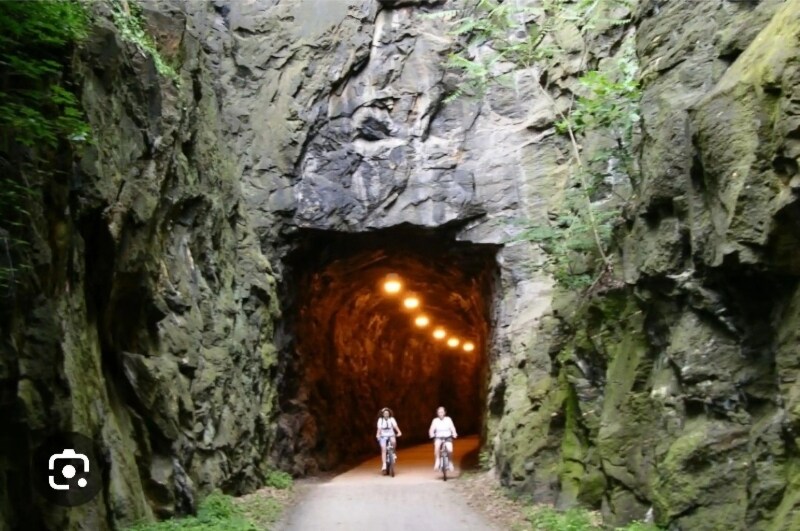 Building Photo - 1009 Jefferson St