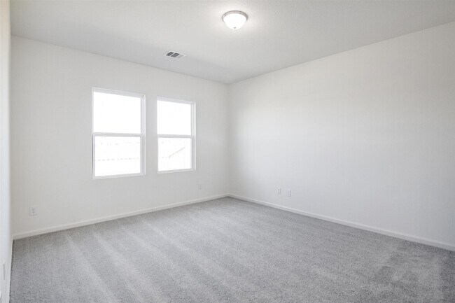 Building Photo - 5002 Highland Spgs Dr