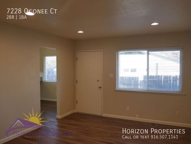 Building Photo - 2 Bed 1 Bath 827 Sq. Ft. Citrus Heights Du...