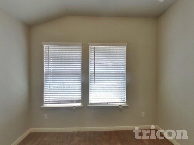 Building Photo - 13693 Paxton Blvd