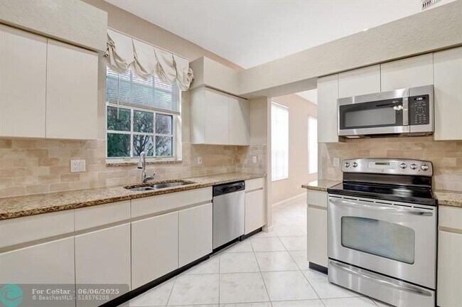 Building Photo - 11081 Springbrook Cir