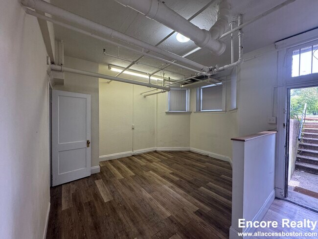 Building Photo - 1173 Boylston St