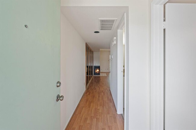 Building Photo - 14777 Wunderlich Dr