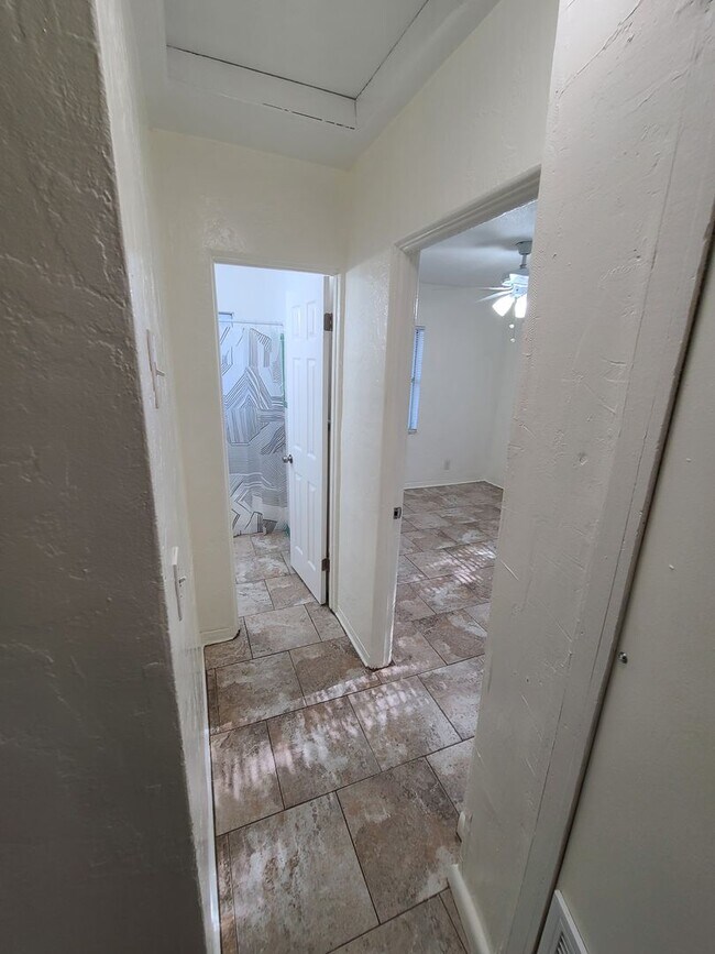 Building Photo - Stunning Corner-Lot Rental: 4BR/2BA with Courtyard