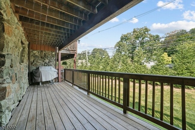 Building Photo - 8 Brookside Heights