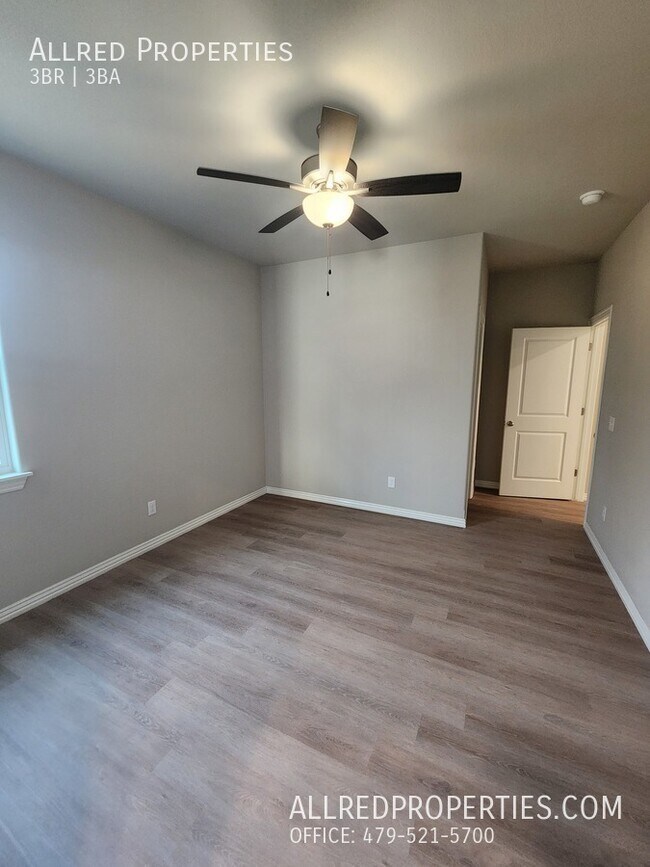 Building Photo - 1608 Casuarina Dr