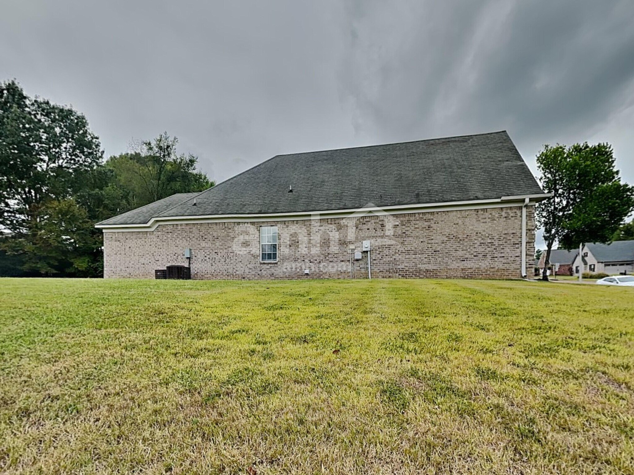 Building Photo - 8981 Oak Grove Blvd