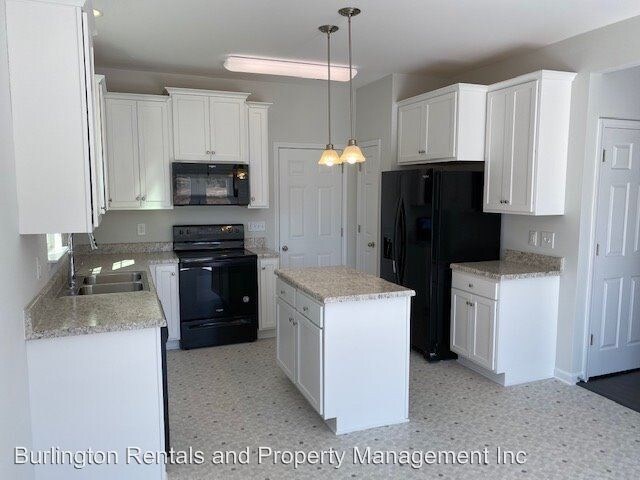 Building Photo - 4 br, 2.5 bath House - 252 Brassfield Dr.