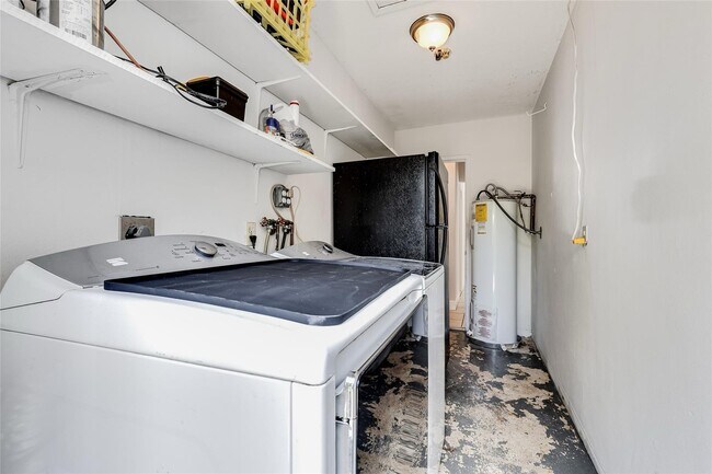 Building Photo - 3460 NE 28th Ave