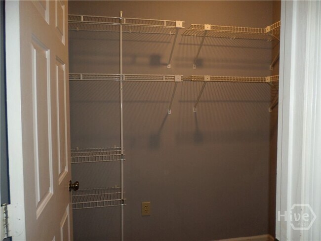 Building Photo - 29 Colony Park Dr