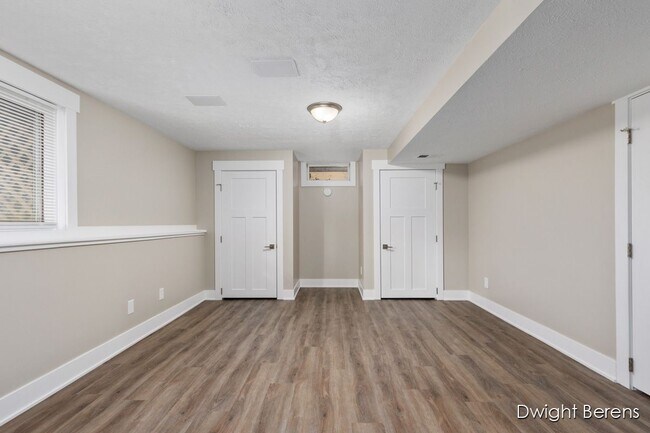 Building Photo - 7331 48th Ave