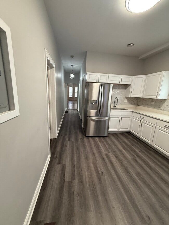 Building Photo - 7010 S King Dr