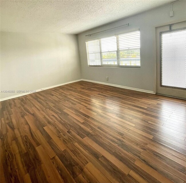 Building Photo - 4031 Harwood D