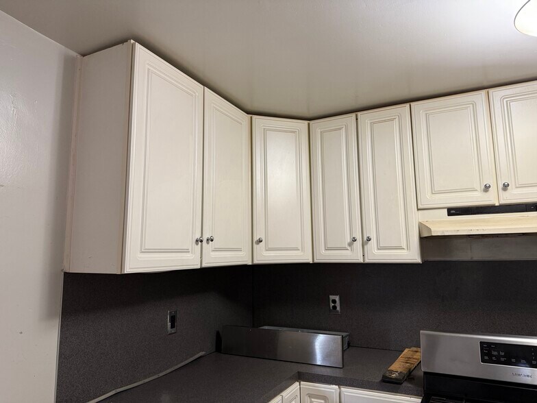 Kitchen - 862 Main St