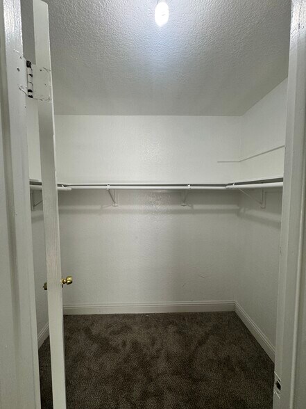 Walk in closet 2 - 6724 Plymouth Rd