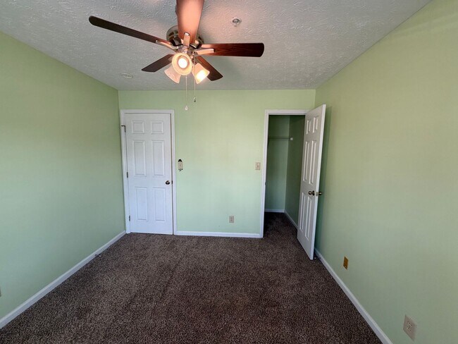 Building Photo - 341 Waterdown Dr