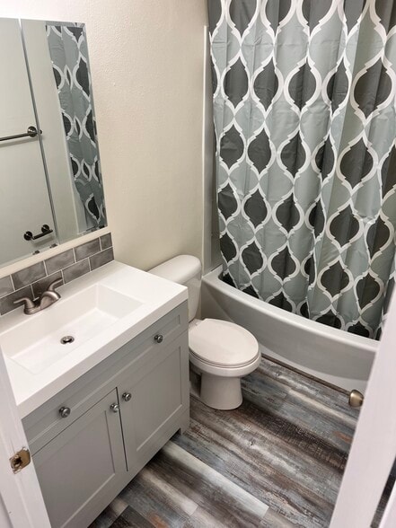 Building Photo - 530 Front St