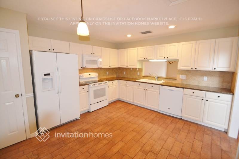 Building Photo - 945 Beresford Way