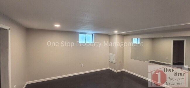 Building Photo - 2111 N 49th St