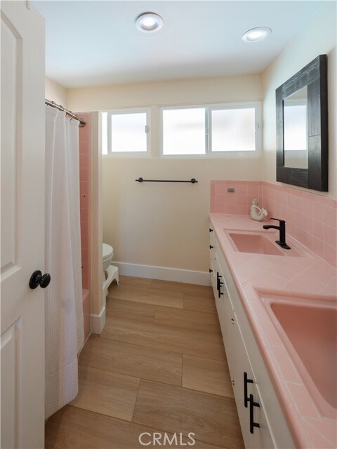 Building Photo - 12 Martingale Dr