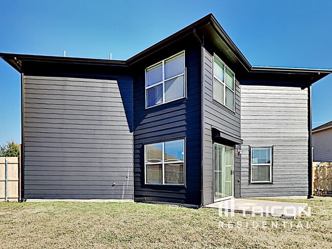 Building Photo - 208 Vivian Dr