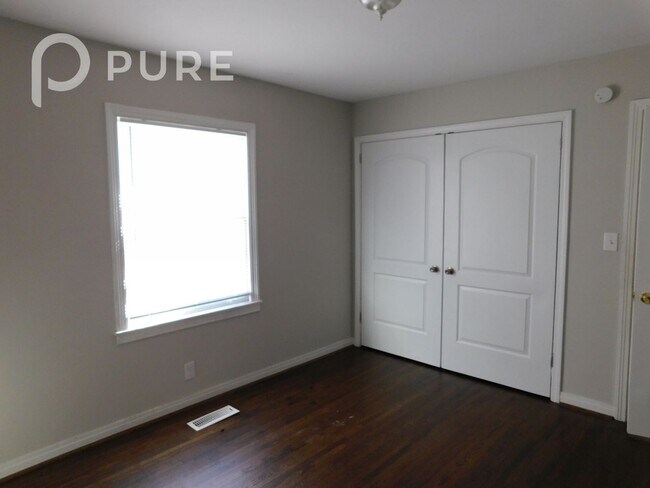 Building Photo - 909 5 Mile Rd