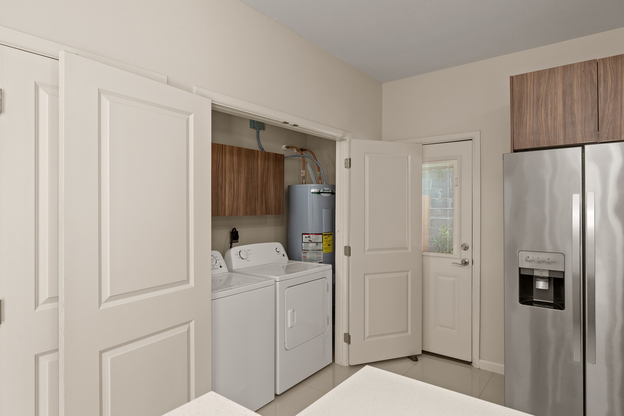 Building Photo - 1021 E La Cantera Ave