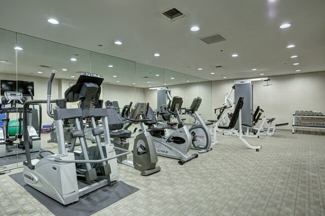 Building Photo - 300 N Swall Dr