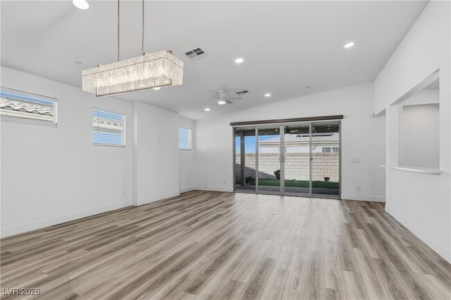 Building Photo - 9958 Valley St