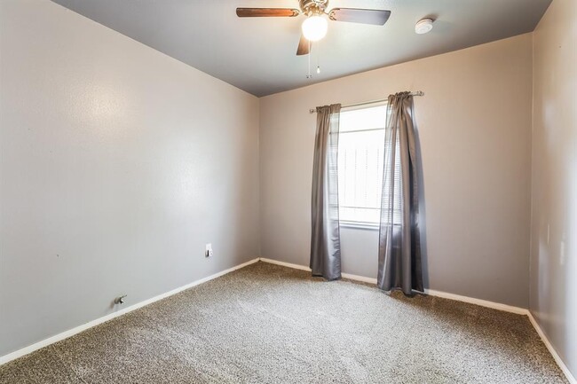 Building Photo - 7730 Darnay Dr