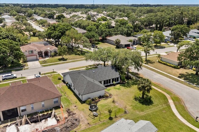 Building Photo - 800 Potomac Dr