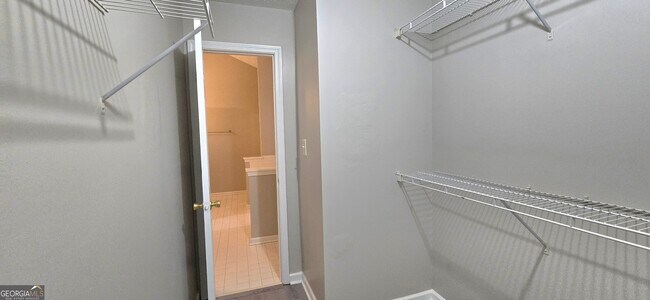 Building Photo - 610 James Ridge Dr