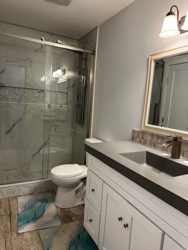 Building Photo - 3250 N Longfellow Ct