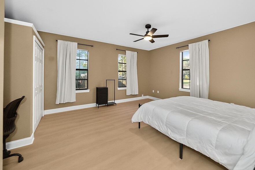 Building Photo - 512 Mason Ave