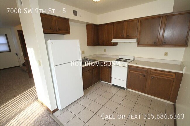 Building Photo - 7000 SW 9th St