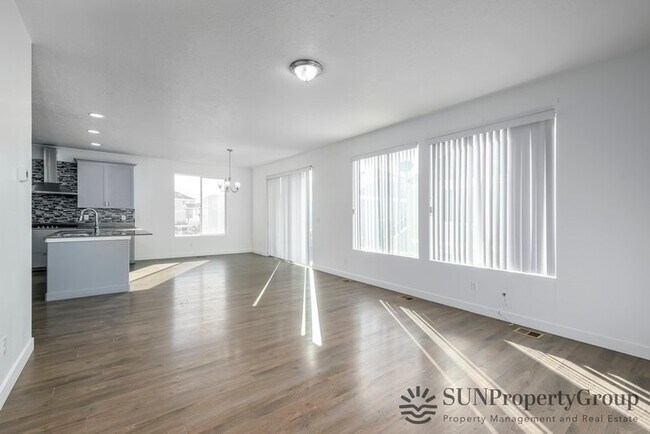 Building Photo - 3551 Sojo Dr S
