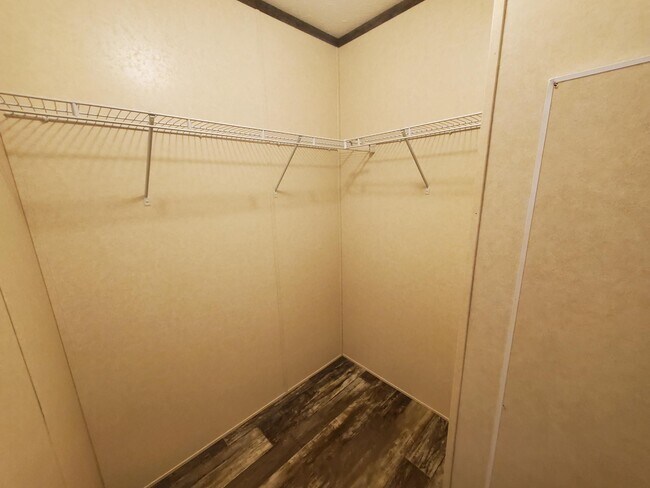 Building Photo - 45 Sparrow Hill Dr