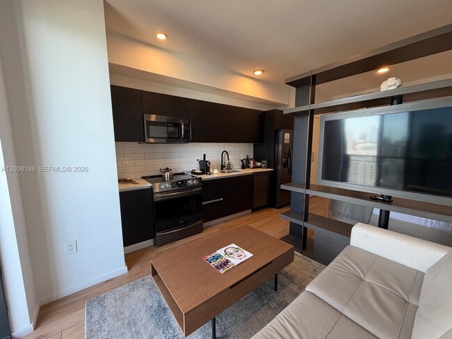 Building Photo - 398 NE 5th St