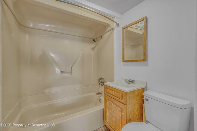 Building Photo - 1807 Green Ridge St