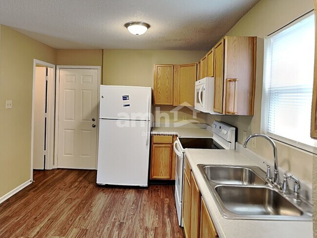 Building Photo - 10844 August Dr