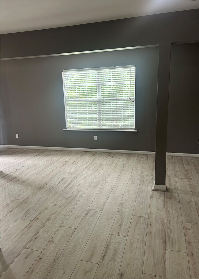 Building Photo - 3923 Cypress Lake Dr