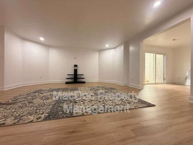 Building Photo - 10402 Laurel Ridge Way