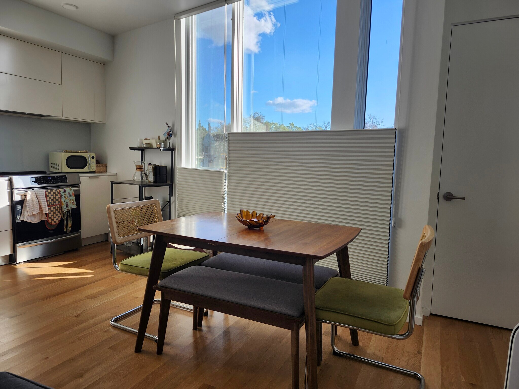 Building Photo - 2427 Binnen Ln