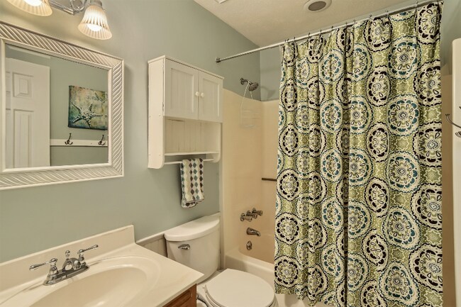 Building Photo - 117 Southampton Ct