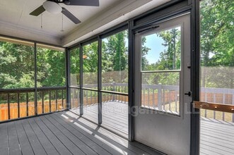 Building Photo - 612 Fieldstone Way