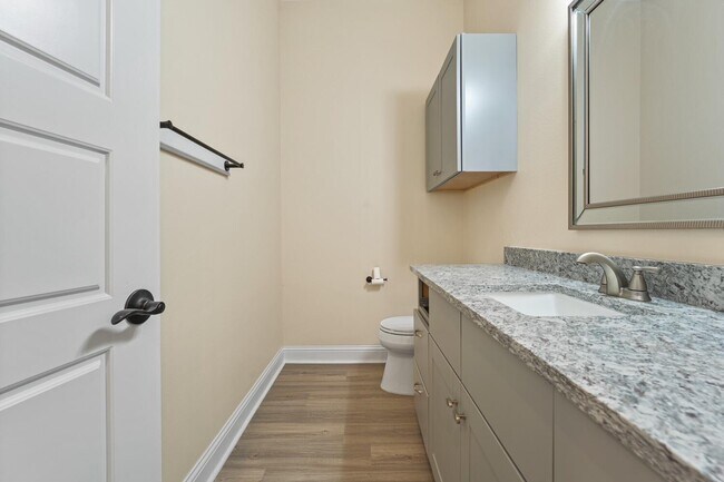 Building Photo - 48 Wilshire Blvd