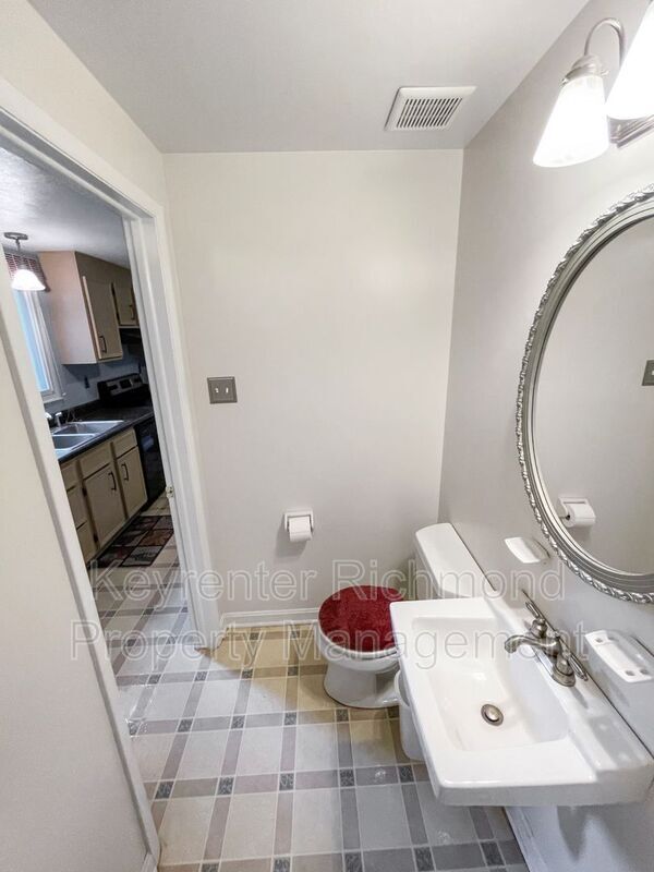 Building Photo - 7500 Orchardhill Dr