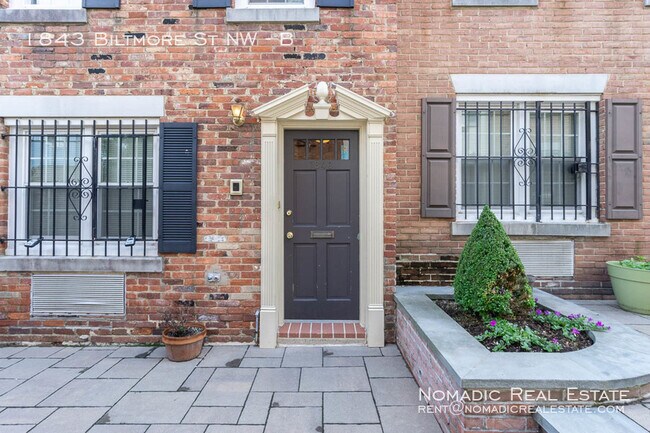 Building Photo - 1843 Biltmore St NW