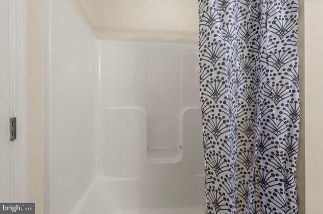 Building Photo - 1 Karendale Ct