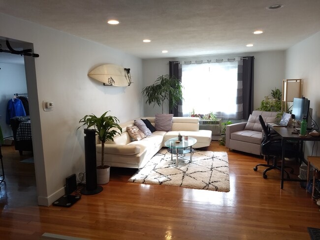 Building Photo - 112 Decatur St